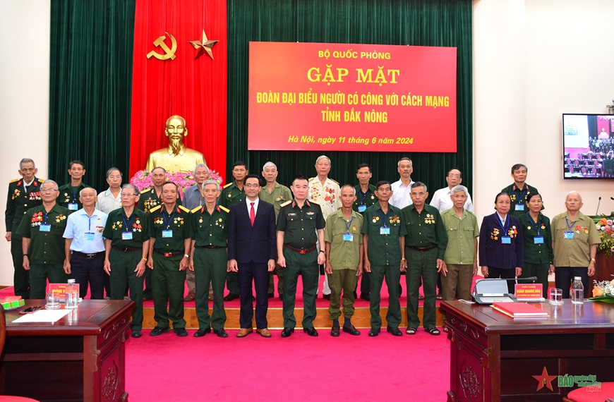 Bộ Quốc phòng: Chưa có cơ sở chuyển trợ cấp một lần sang trợ cấp hằng tháng với người có công